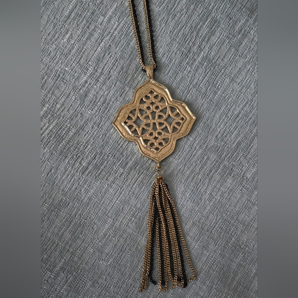 🌸HP🌸Long Black and Gold Chain Statement Piece w/Large Gold Pendant - Picture 1 of 4